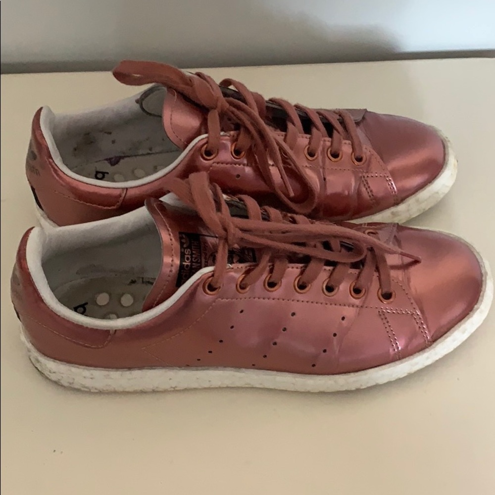 Gently loved Rose Metallic Stan Smith Adidas Boost